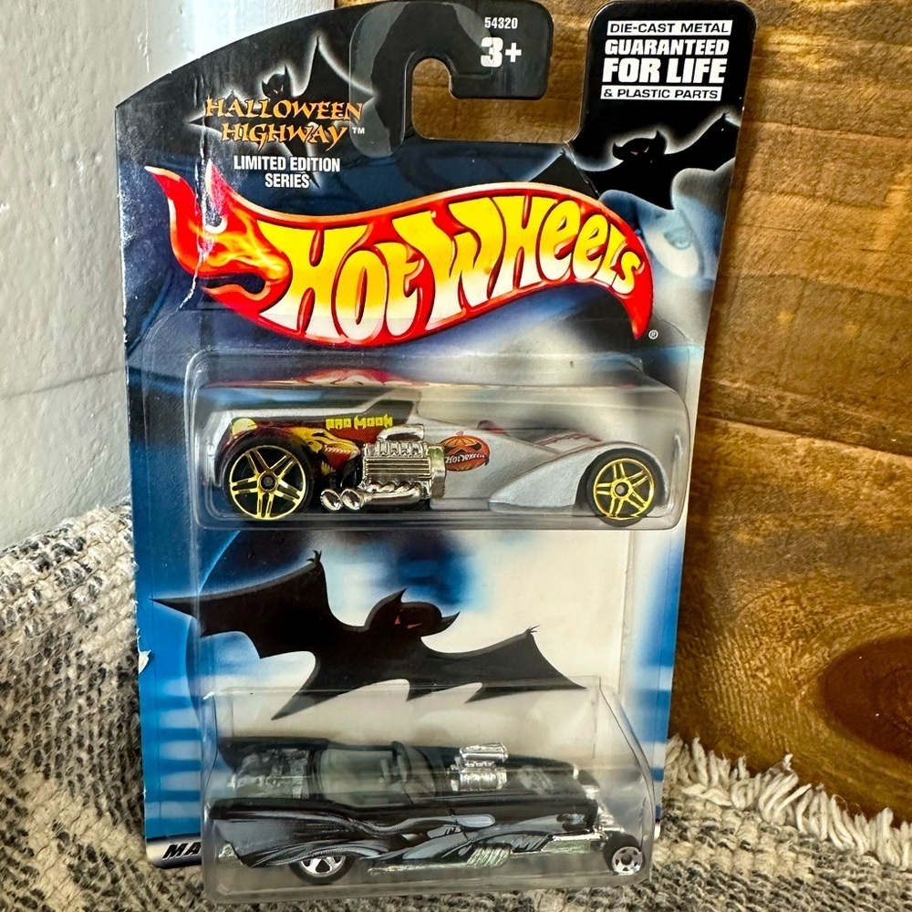 Y2K Hot wheels limited edition Halloween highway new
From 2002